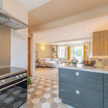 Côté Cour, 3 chambres, terrasses, jardin privé avec terrain de pétanque, cave voutée Corgoloin Esterno foto