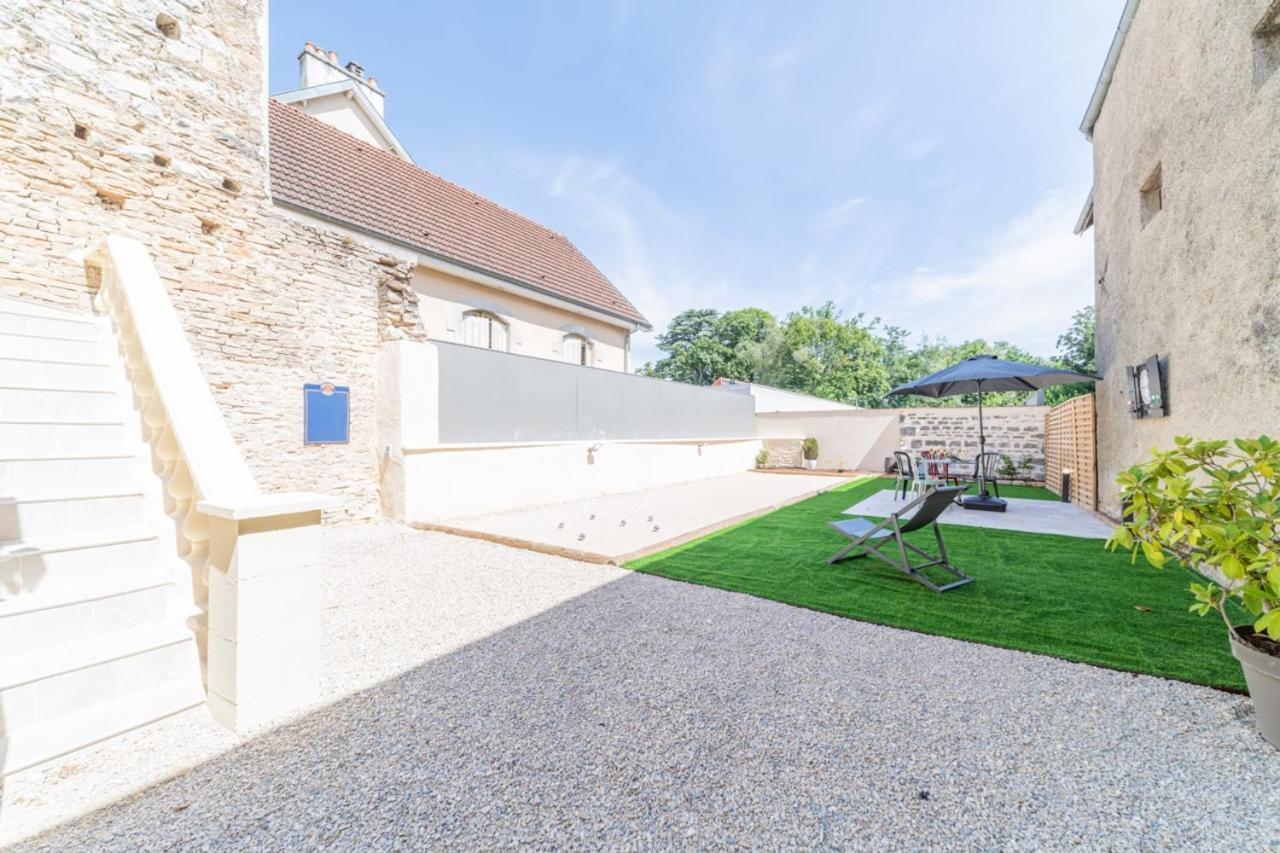 Côté Cour, 3 chambres, terrasses, jardin privé avec terrain de pétanque, cave voutée Corgoloin Esterno foto